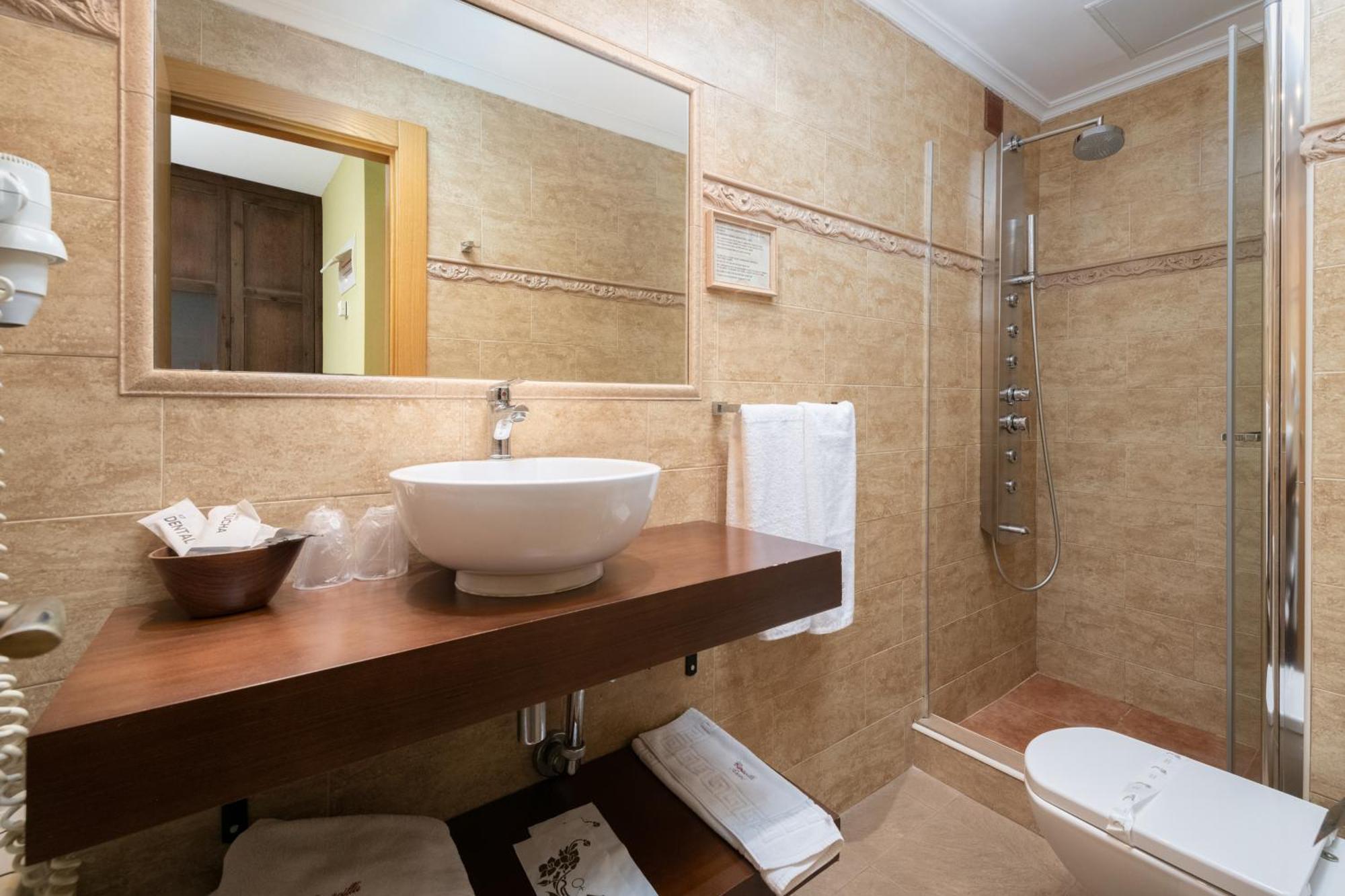 Cimavilla Rooms Gijón Buitenkant foto