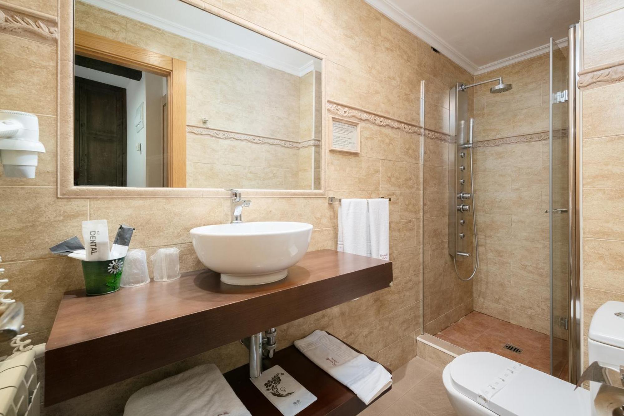 Cimavilla Rooms Gijón Buitenkant foto