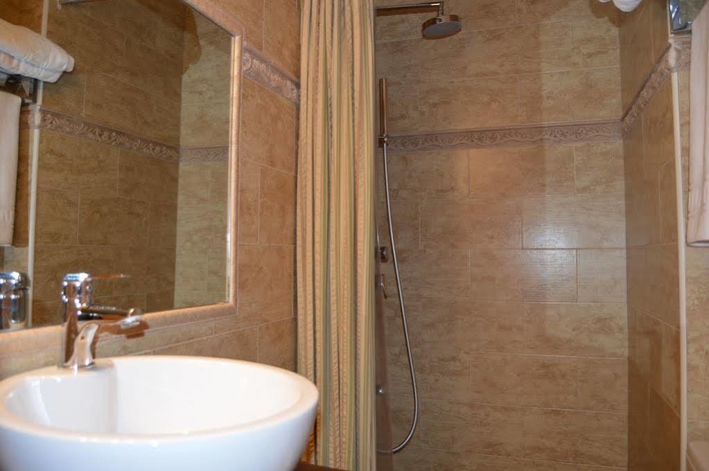 Cimavilla Rooms Gijón Buitenkant foto